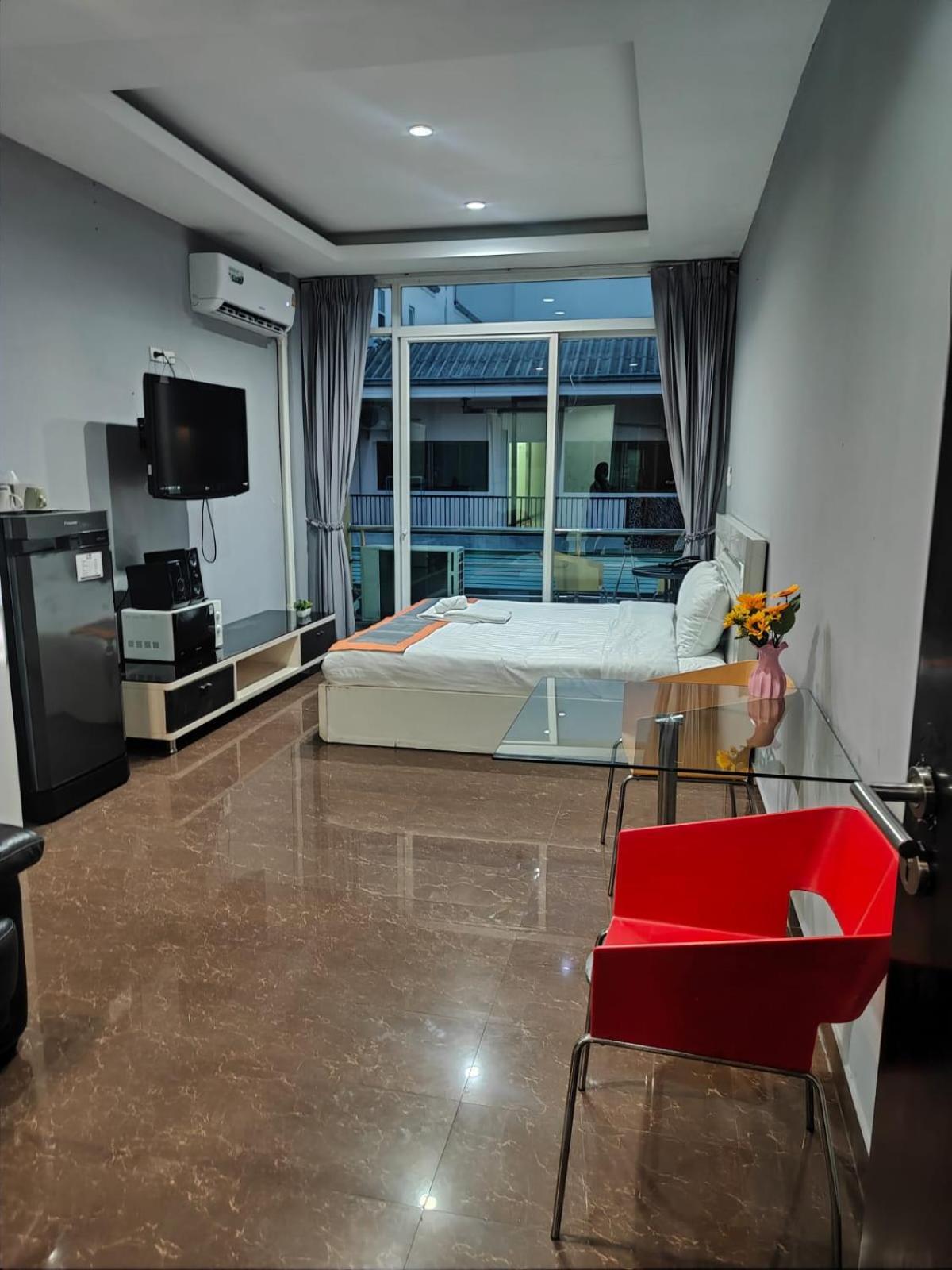 Del Mar Rooms Pattaya Exterior foto